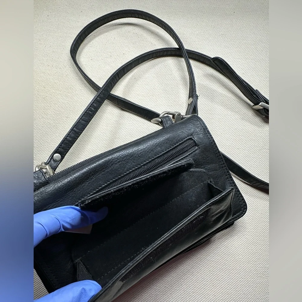 Black Pebble Wilsons Leather Organizer Crossbody Purse Adjustable Shoulder Strap - Picture 9 of 12